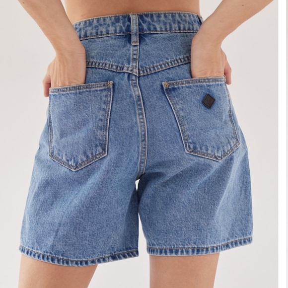 REVOLVE Abrand A Carrie Shorts in Georgia Blue - Picture 2 of 6